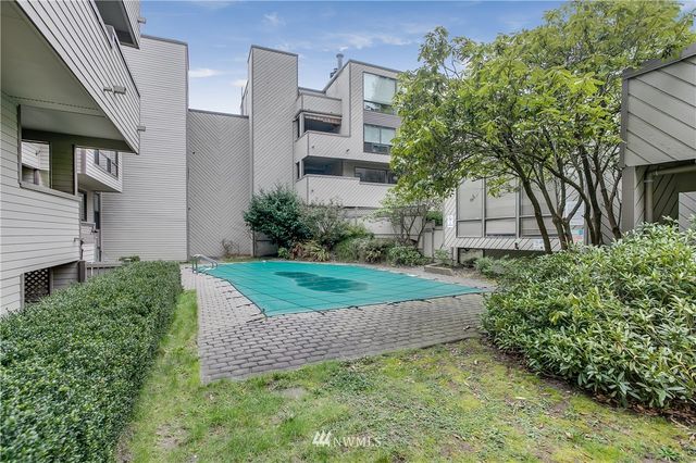 $431,000 | 2510 West Manor Place, Seattle, WA 98199