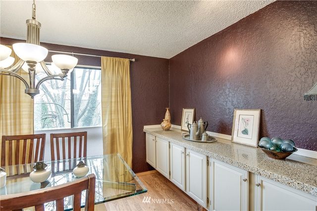 $431,000 | 2510 West Manor Place, Seattle, WA 98199