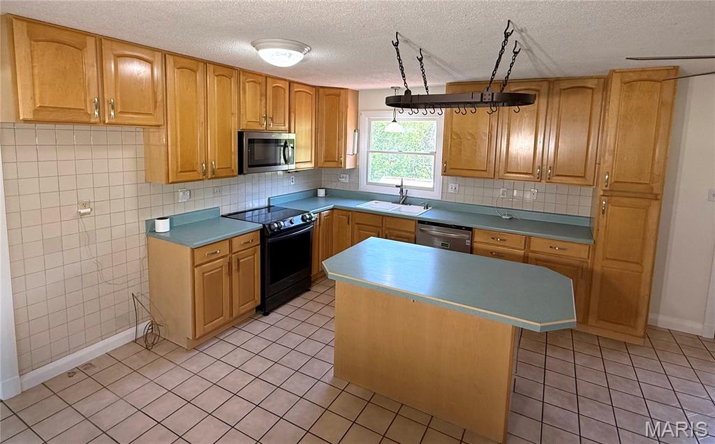 3742 State Rd Z Hillsboro, MO 63050 - Photo 13 of 54