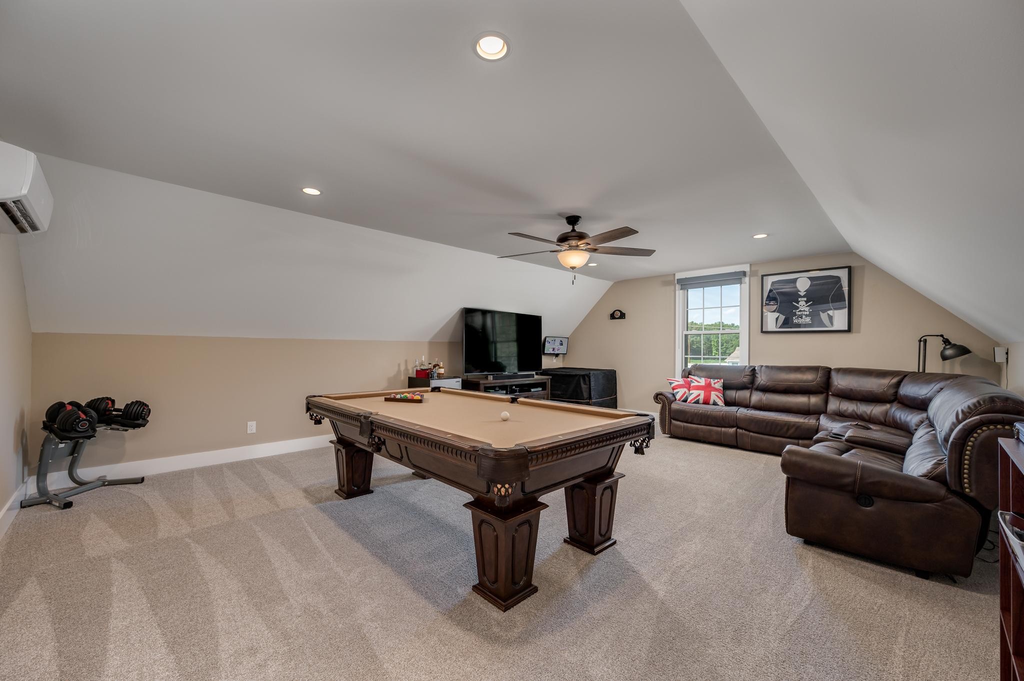 28 Taylor Road Manchester, TN 37355 - Photo 21 of 27 a living room with furniture and a flat screen tv
