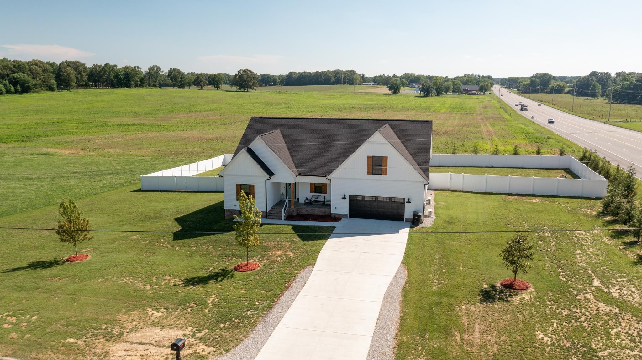 28 Taylor Road Manchester, TN 37355 - Photo 4 of 27 a view of house with a lake view
