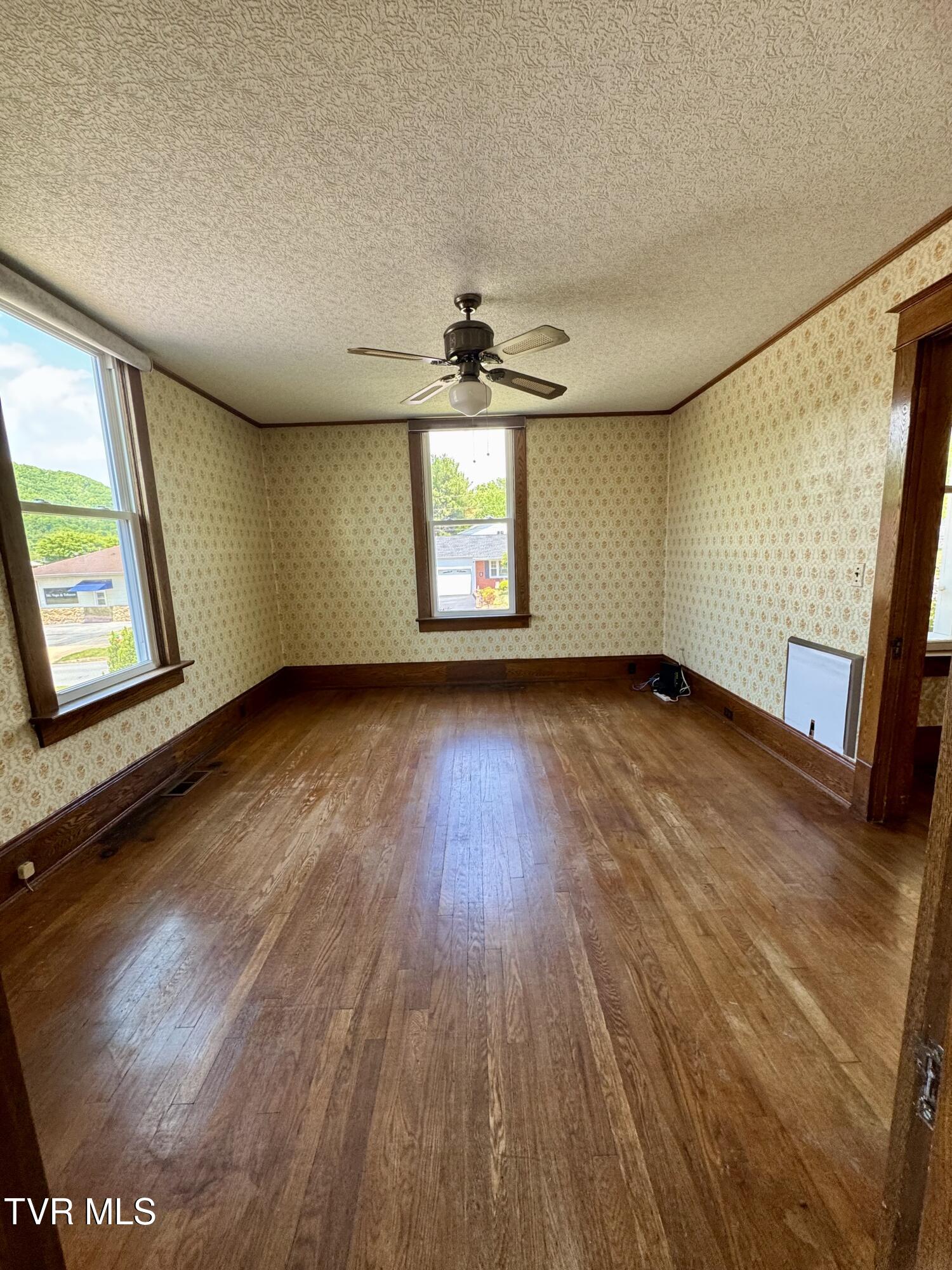 216 1st Street Erwin, TN 37650 - Photo 14 of 24 IMG_0277
