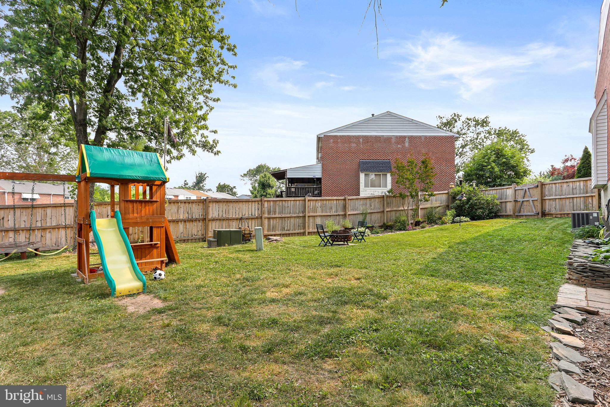 967 Stormont Circle Halethorpe, MD 21227 - Photo 25 of 31 Huge Yard