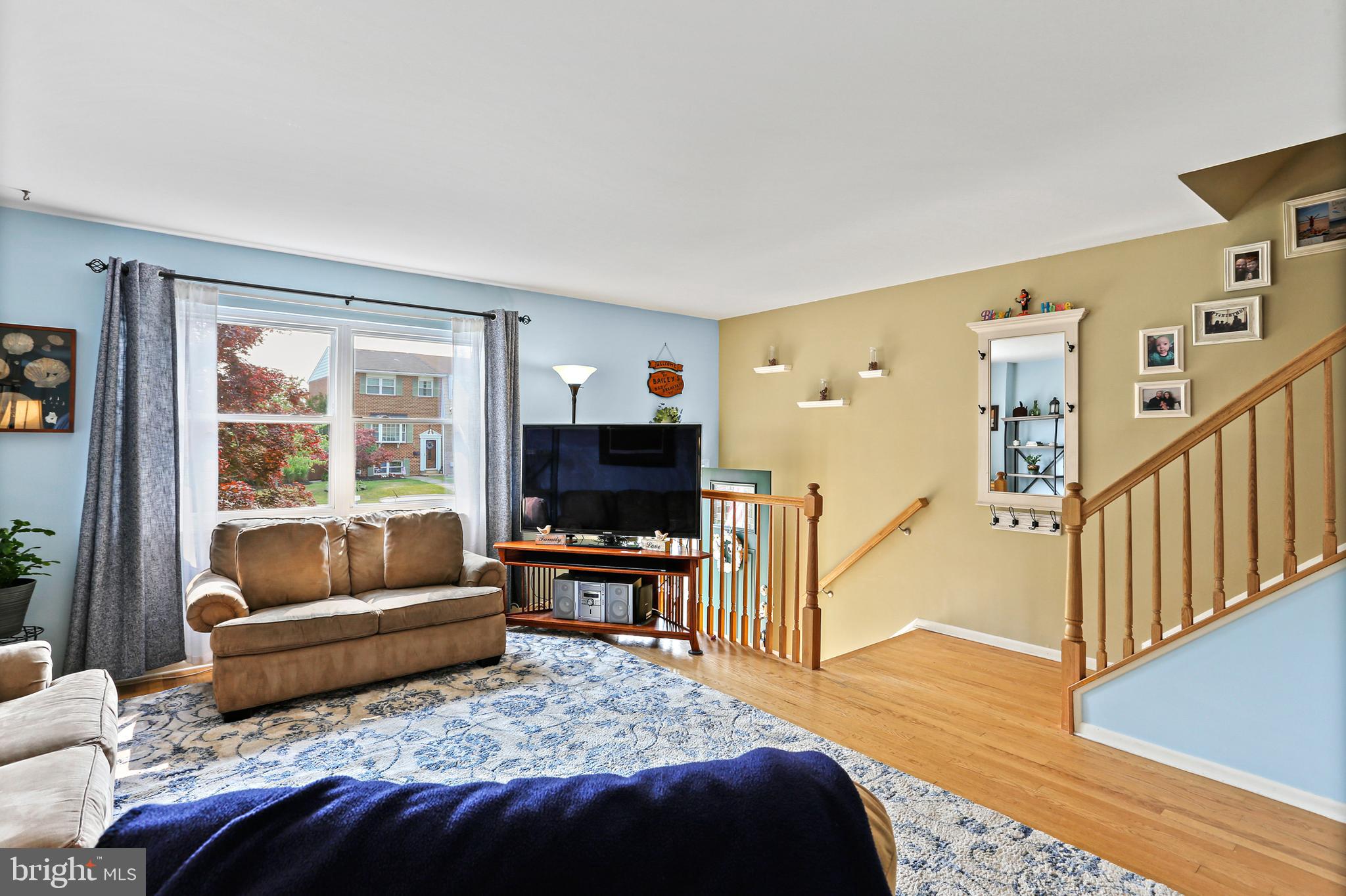 967 Stormont Circle Halethorpe, MD 21227 - Photo 4 of 31 Main Entrance Living Room