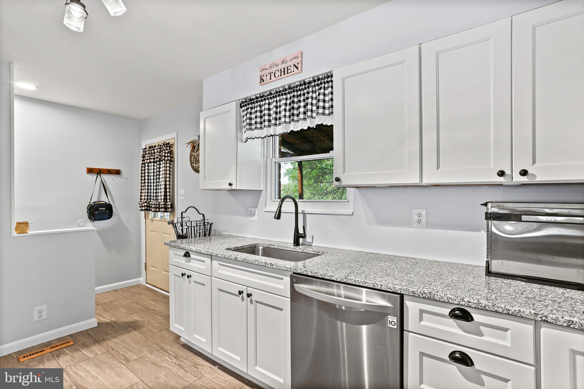 967 Stormont Circle Halethorpe, MD 21227 - Photo 10 of 31 Beautifully Remodeled Kitchen