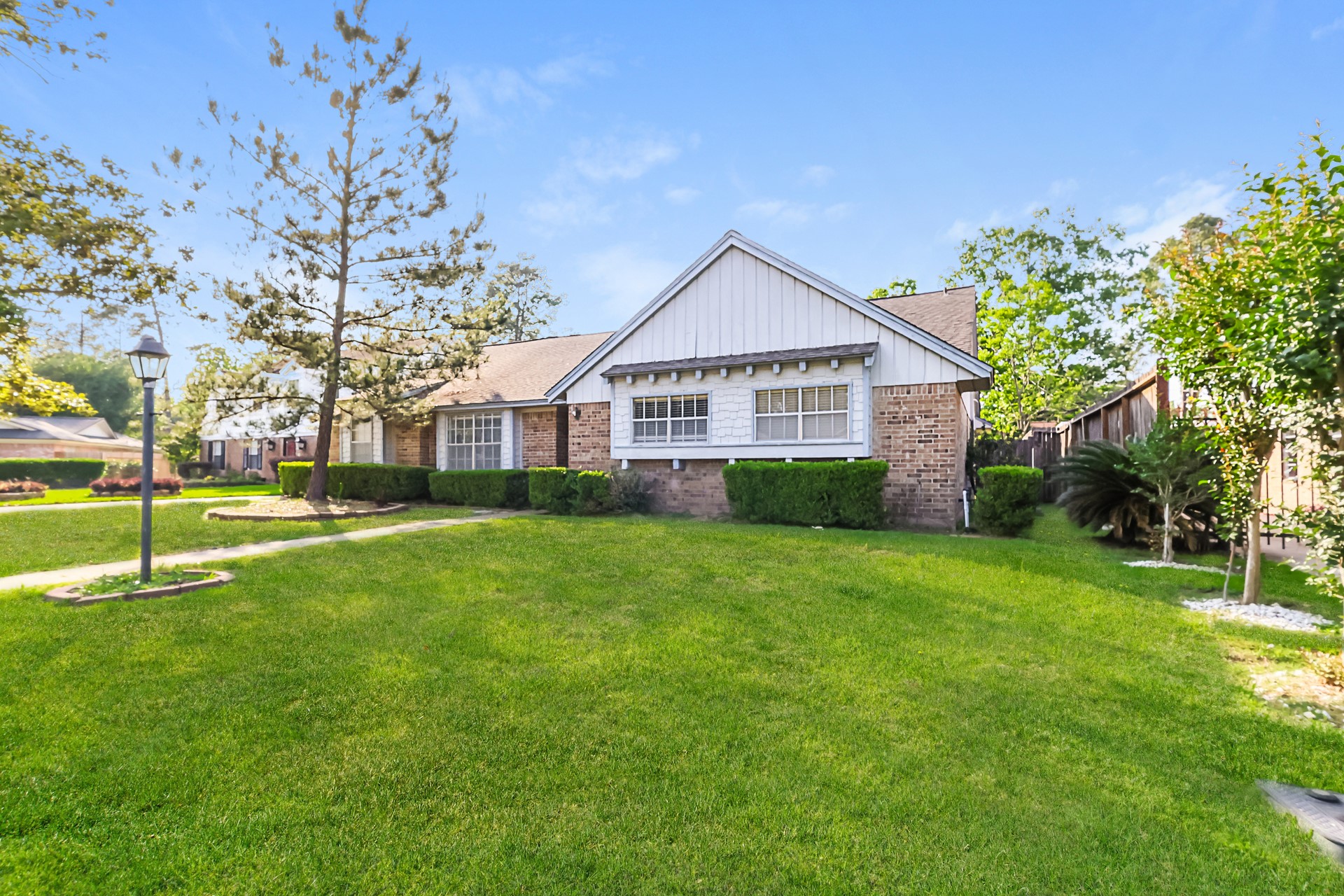 222 Magic Oaks Drive Spring, TX 77388 - Photo 2 of 15