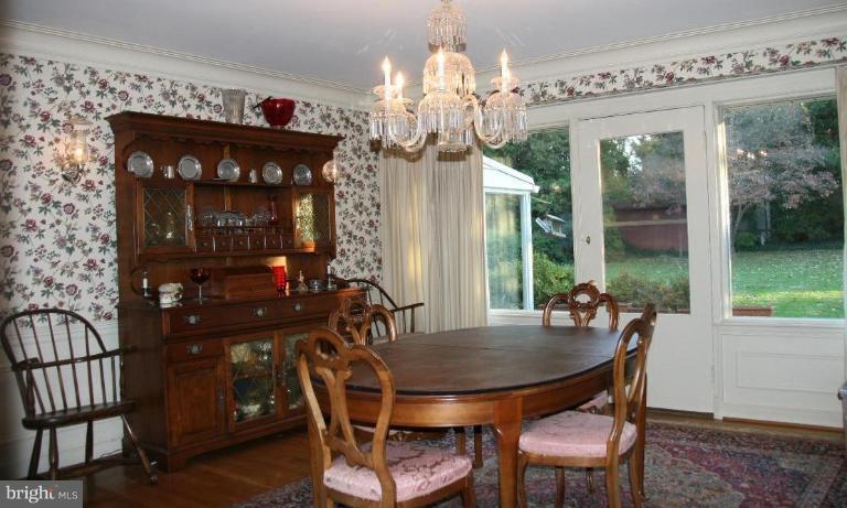 6018 Lakeview Road Baltimore, MD 21210 - Photo 7 of 12 Dining Room