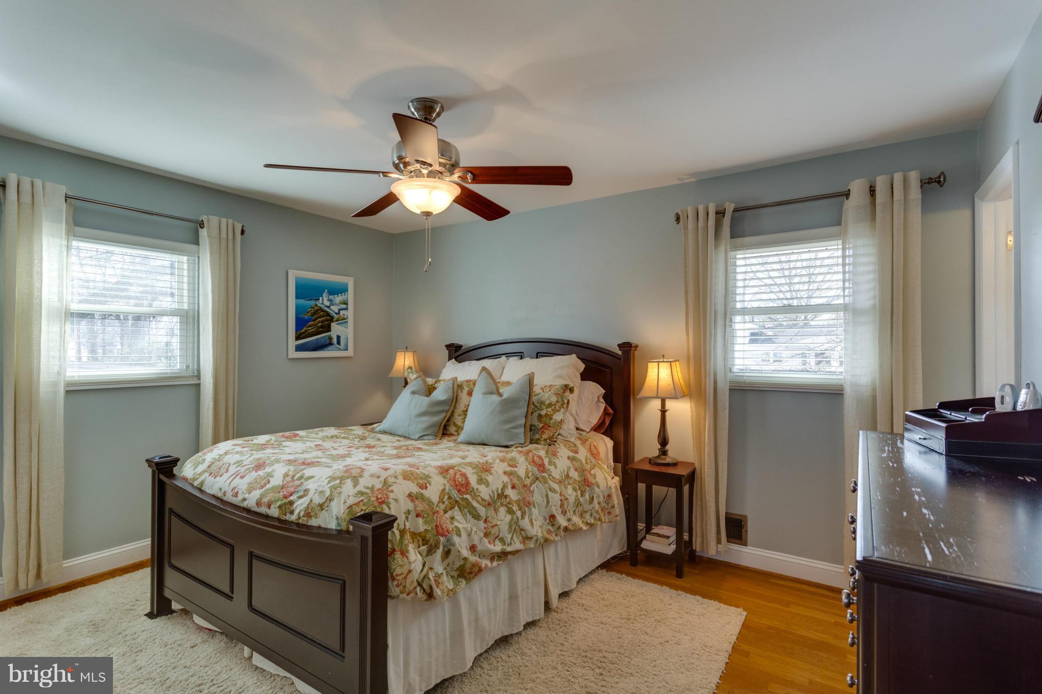8814 Fort Hunt Road Alexandria, VA 22308 - Photo 4 of 30 Master bedroom with updated en-suite bath