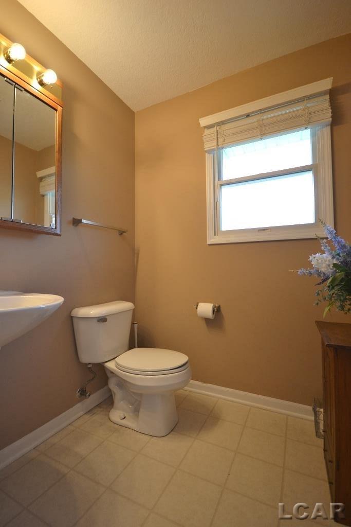 3120 Cobblestone Ridge Tecumseh, MI 49286 - Photo 10 of 29 50141947-c2ba5430-2da4-4f76-8cb7-3dd7e5891e96.JPG