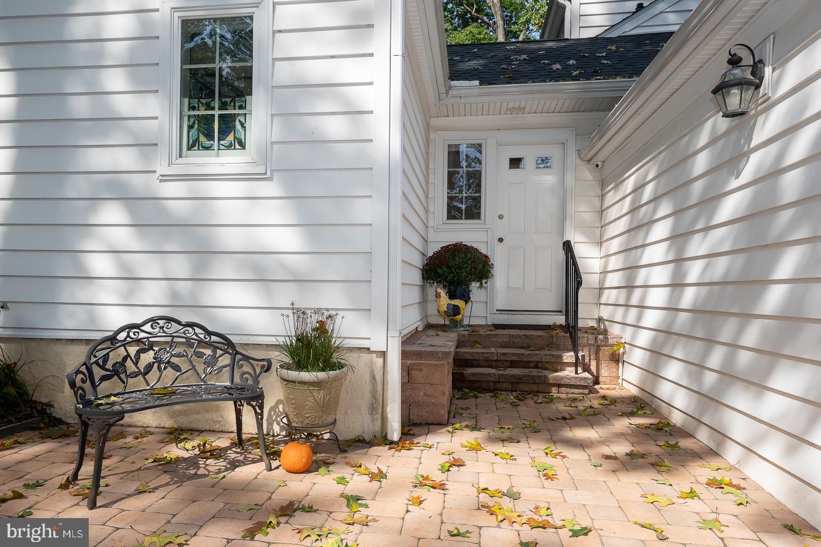 127 Kynlyn Road Wayne, PA 19087 - Photo 53 of 55 Side entrance to mud room