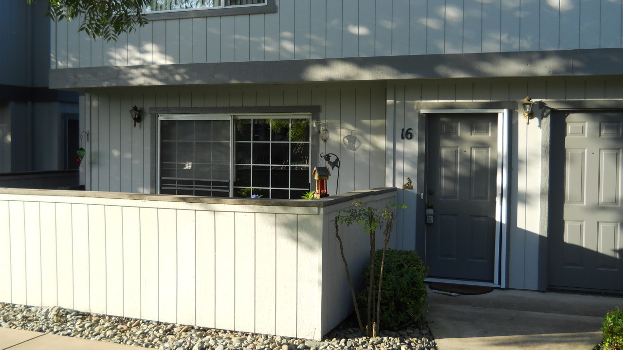 200 Ridgetop Drive, Unit 16 Redding, CA 96003 - Photo 1 of 11 Front Entry