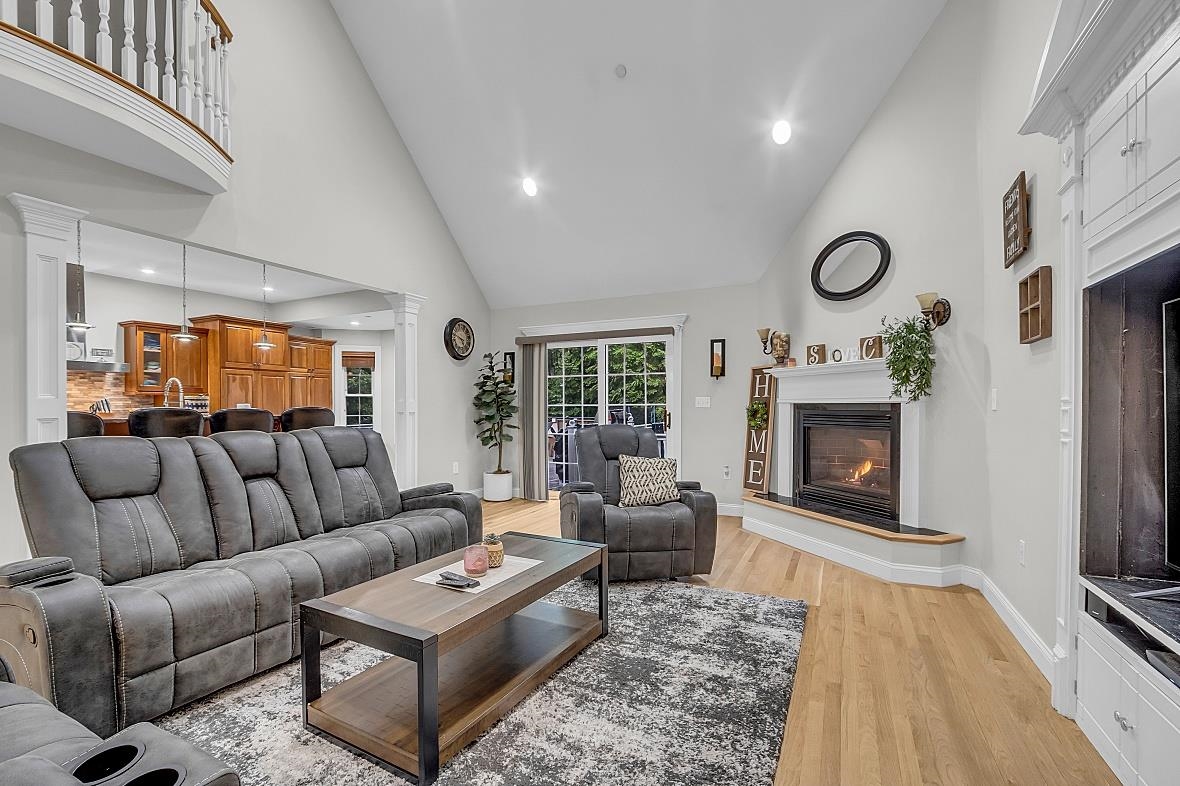 24 Gulf Road Derry, NH 03038 - Photo 8 of 40