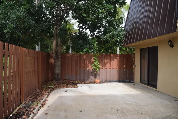 $1,800 | 5945 Southeast Windsong Lane, Unit 907, Stuart, FL 34997