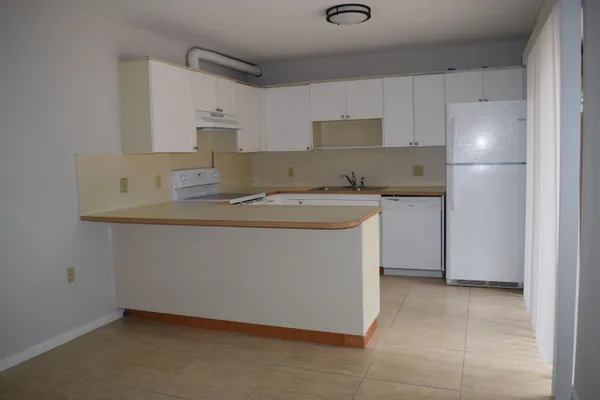 $1,800 | 5945 Southeast Windsong Lane, Unit 907, Stuart, FL 34997