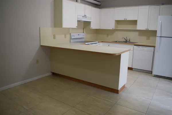 $1,800 | 5945 Southeast Windsong Lane, Unit 907, Stuart, FL 34997