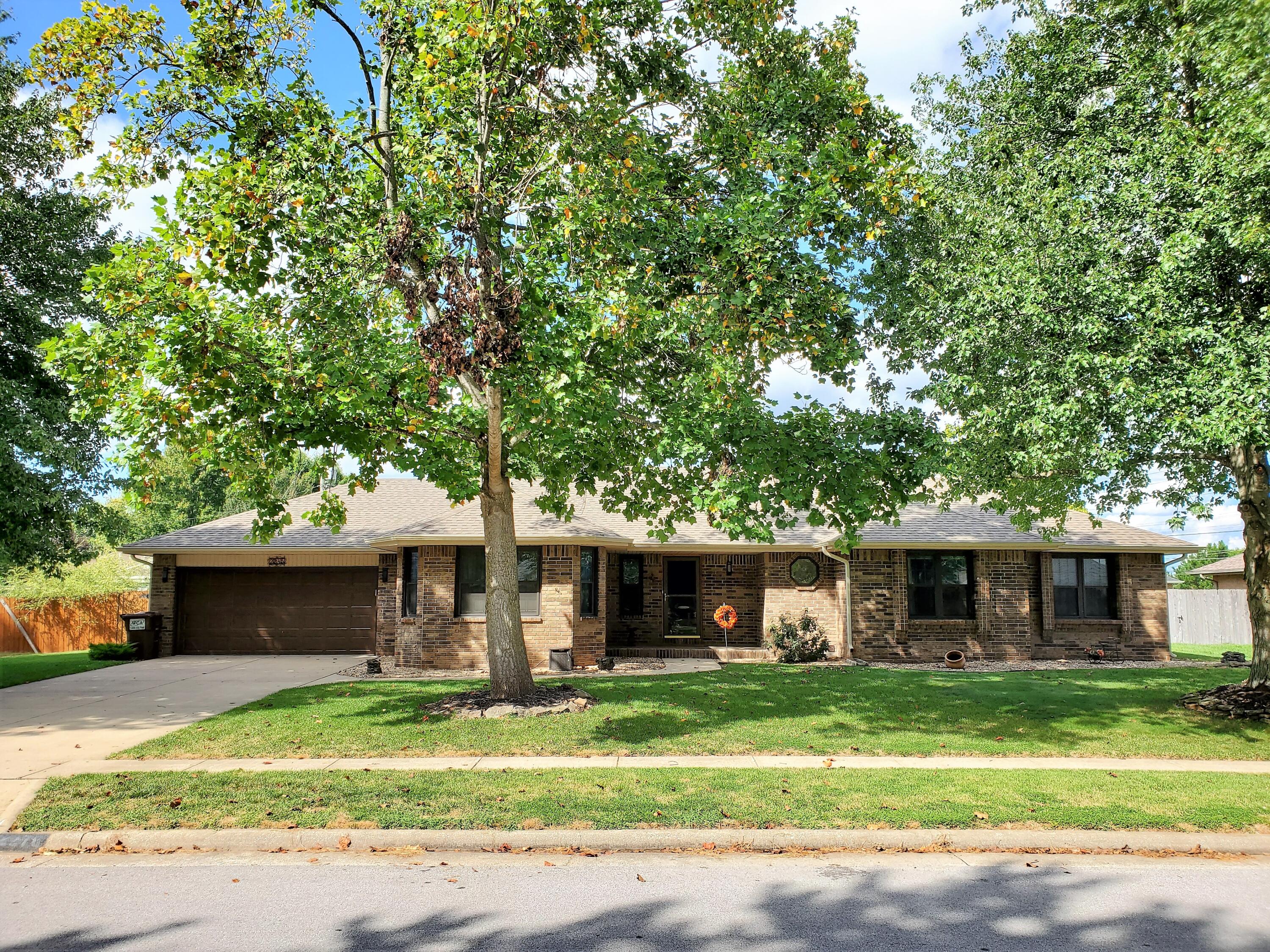 2245 West Nottingham Street Springfield, MO 65810 - Photo 1 of 1 Front View