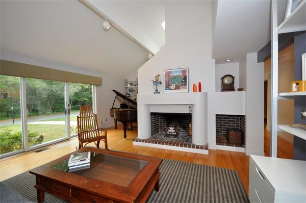 670 Lowell Road Concord, MA 01742 - Photo 3 of 29 Gallery Image 3
