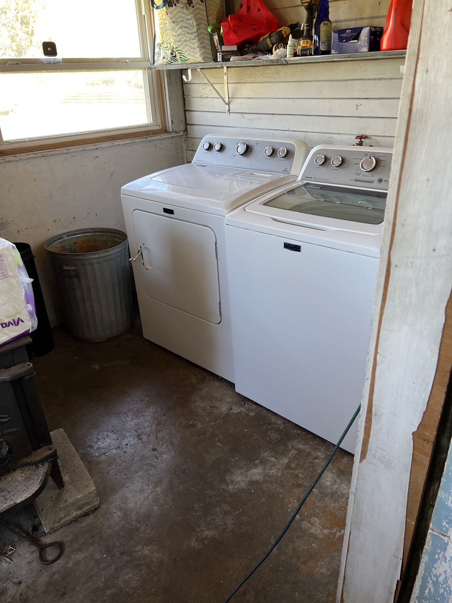 400 Hurricane Loop Tennessee Ridge, TN 37178 - Photo 4 of 7 a utility room with dryer and washer
