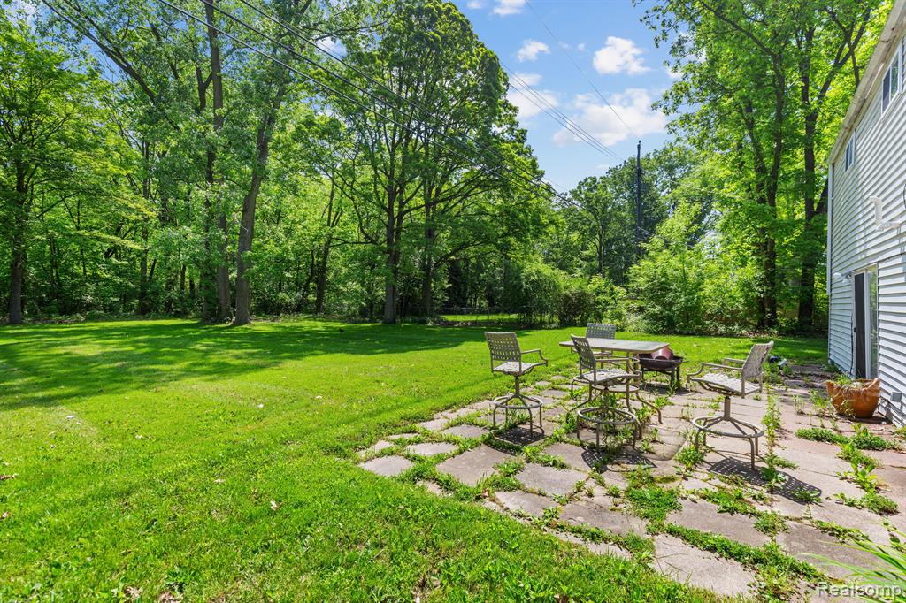 2685 Simpson Drive Rochester Hills, MI 48309 - Photo 4 of 29
