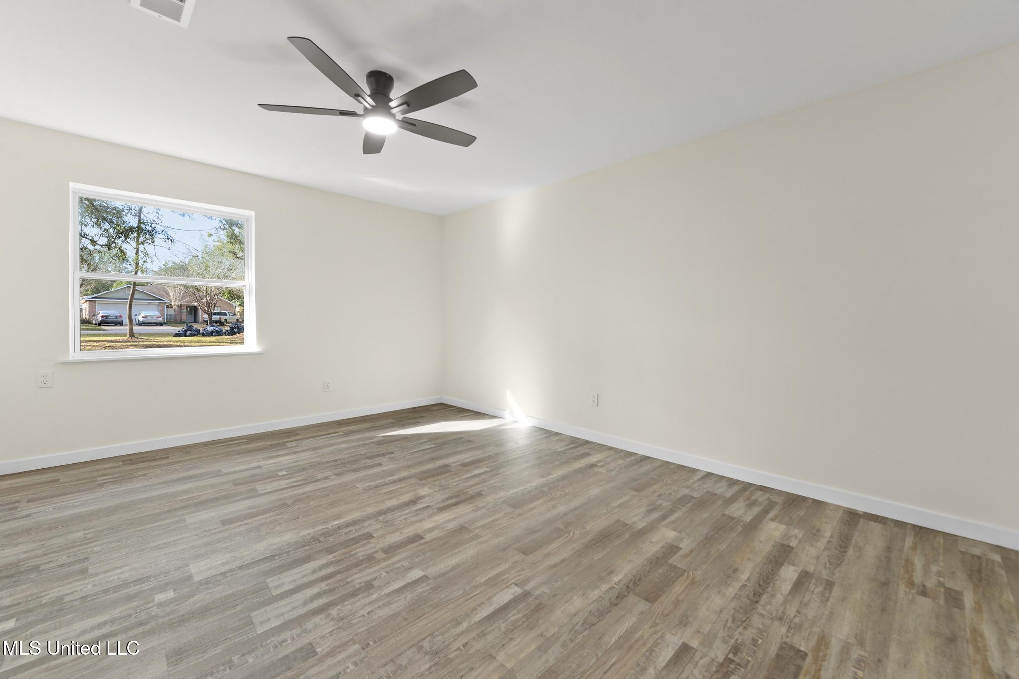 2706 Rolling Meadows Road Gautier, MS 39553 - Photo 12 of 34 011