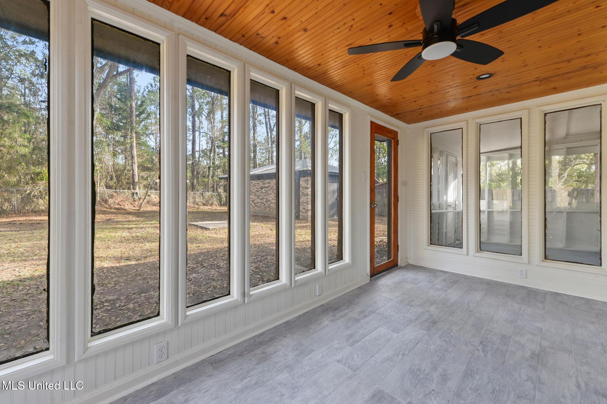 2706 Rolling Meadows Road Gautier, MS 39553 - Photo 22 of 34 021