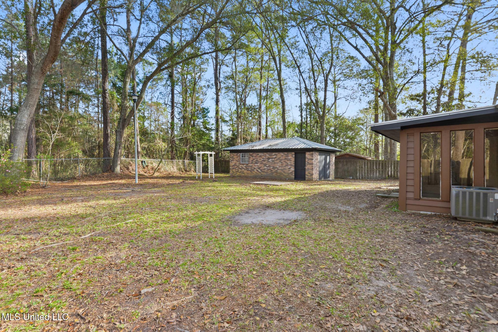 2706 Rolling Meadows Road Gautier, MS 39553 - Photo 24 of 34 023