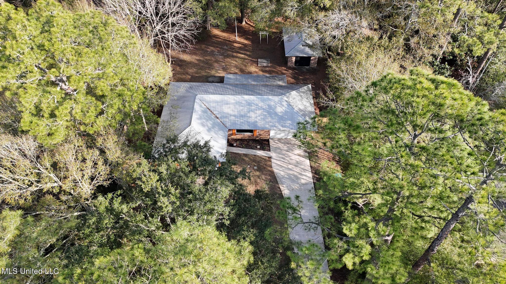 2706 Rolling Meadows Road Gautier, MS 39553 - Photo 3 of 34 026