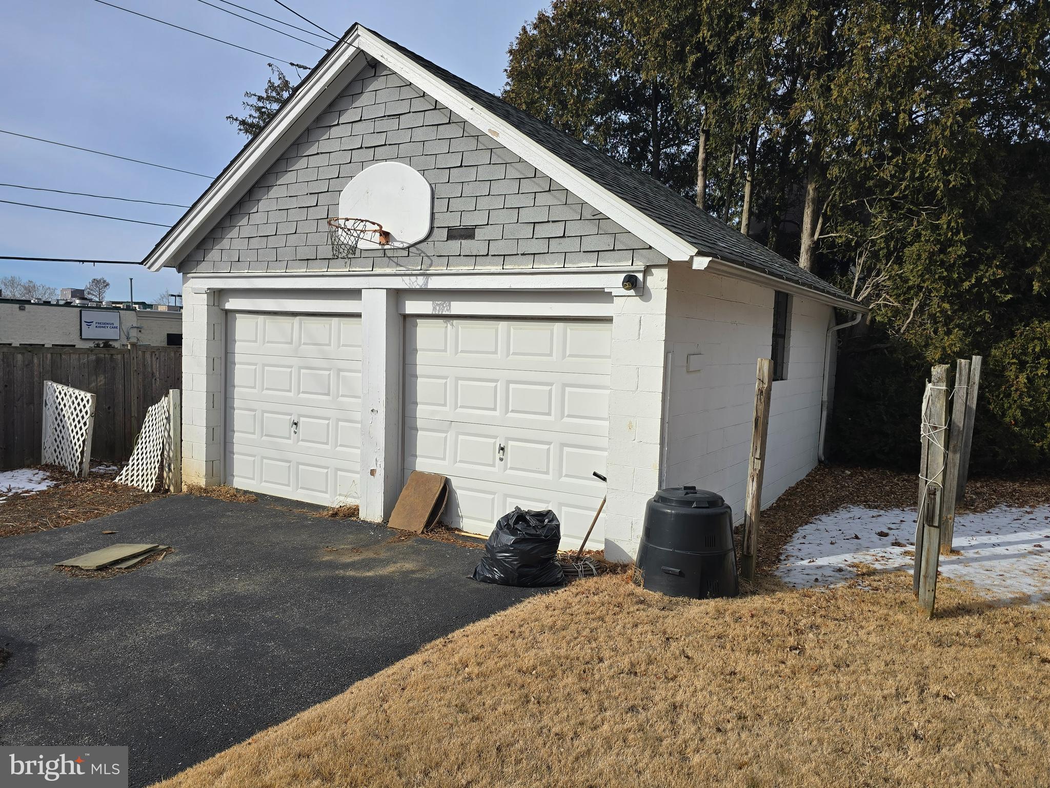 1327 Kendall Road Swarthmore, PA 19081 - Photo 4 of 19 2 Car Detached Garage