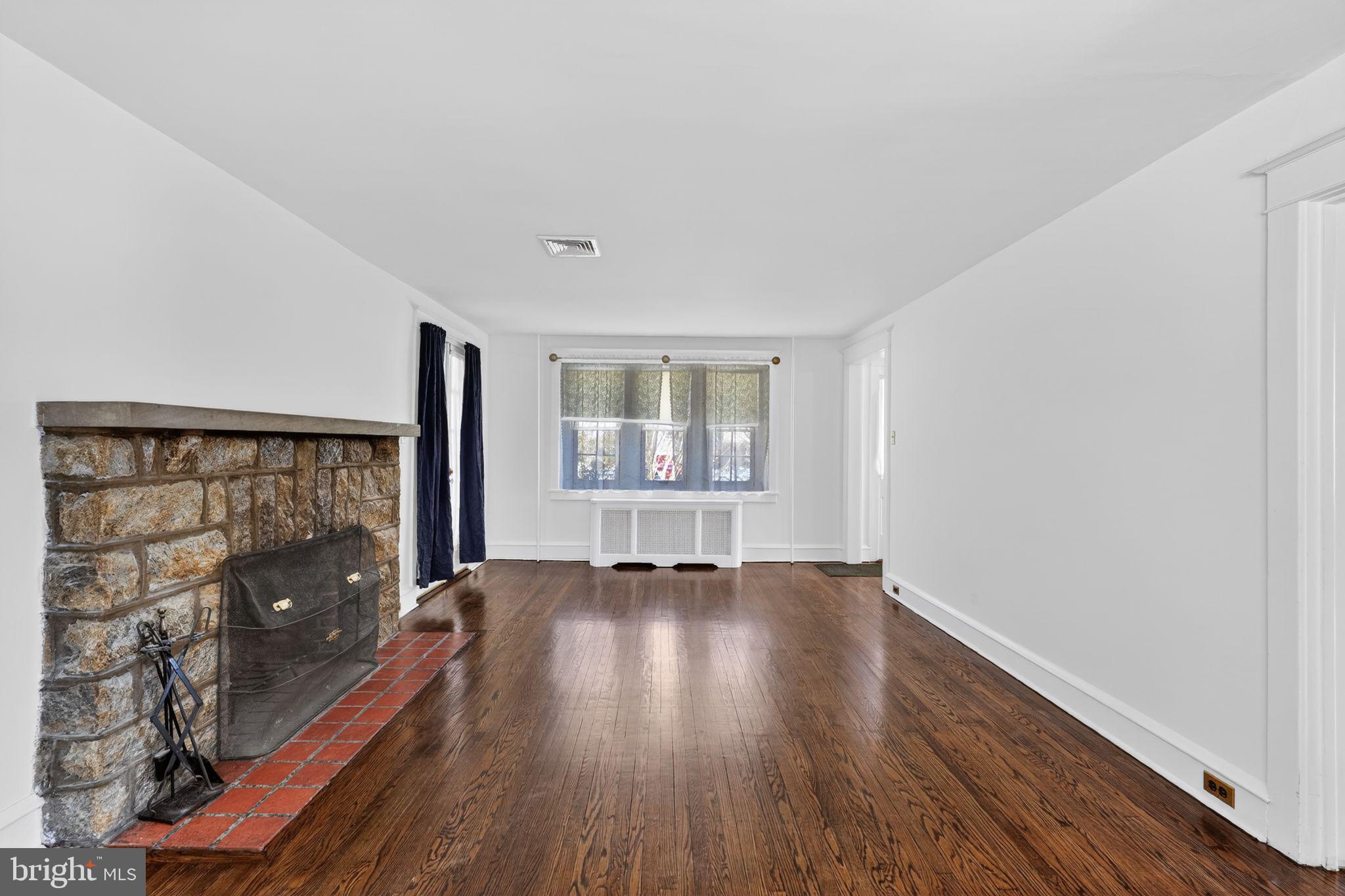 1327 Kendall Road Swarthmore, PA 19081 - Photo 9 of 30 Family Room