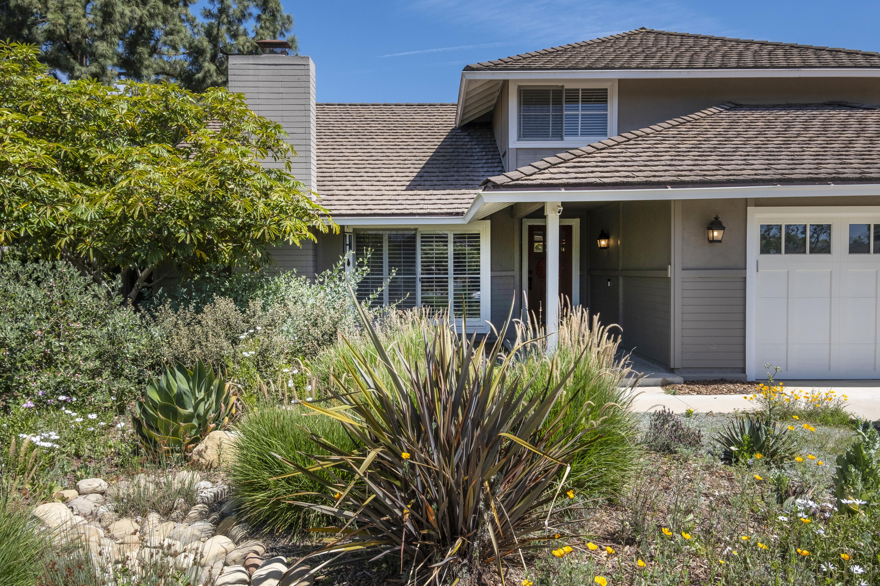 648 Wakefield Road Goleta, CA 93117 - Photo 2 of 13 Front of Home 2