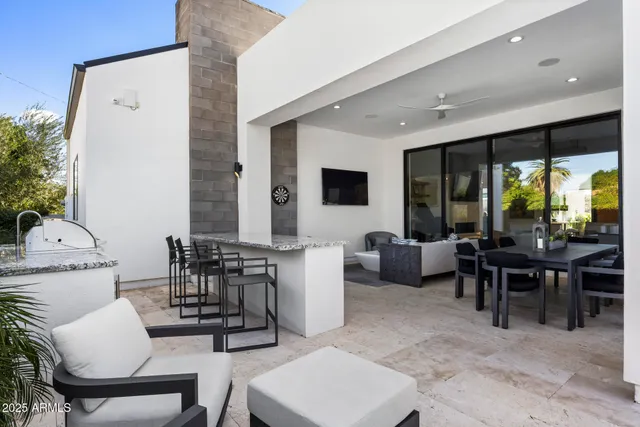 a view of a pathway of a house