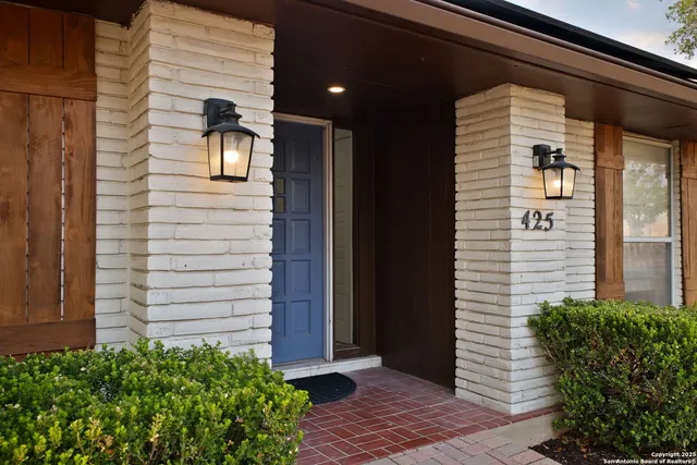 $375,000 | 425 Winfield Boulevard, San Antonio, TX 78239