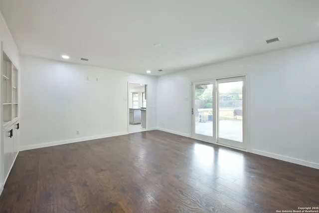 $375,000 | 425 Winfield Boulevard, San Antonio, TX 78239