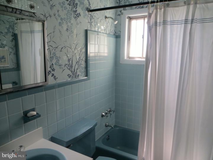 2237 Cambridge Road Broomall, PA 19008 - Photo 13 of 19 Gallery Image 13