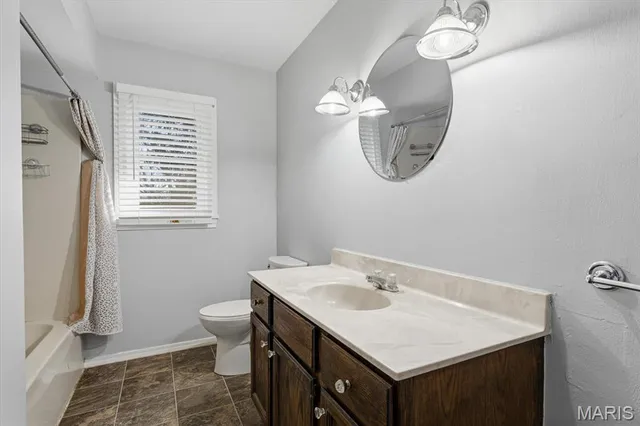 $178,800 | 107 Linwood Drive, Collinsville, IL 62234