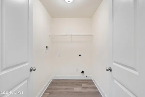 $370,000 | 137 Carriage Boulevard, Rotterdam, NY 12306