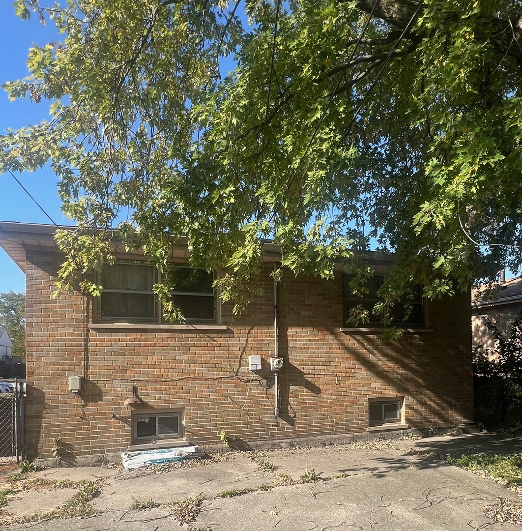 14425 Vail Avenue Harvey, IL 60426 - Photo 3 of 16 a view of a road from a house