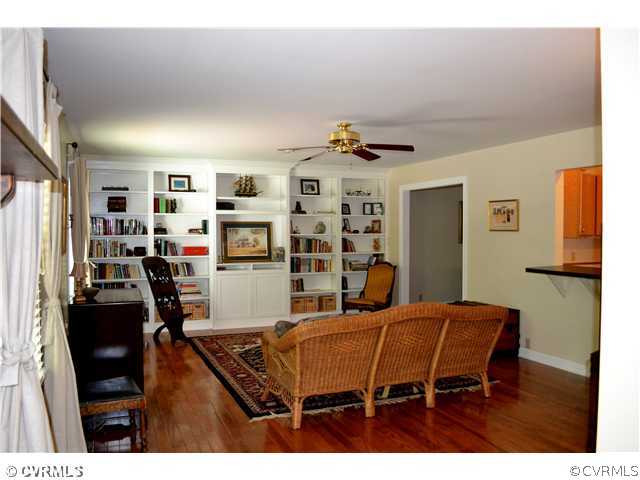 174 Trices Lake Road Columbia, VA 23038 - Photo 3 of 12 Den/Family/Great Room