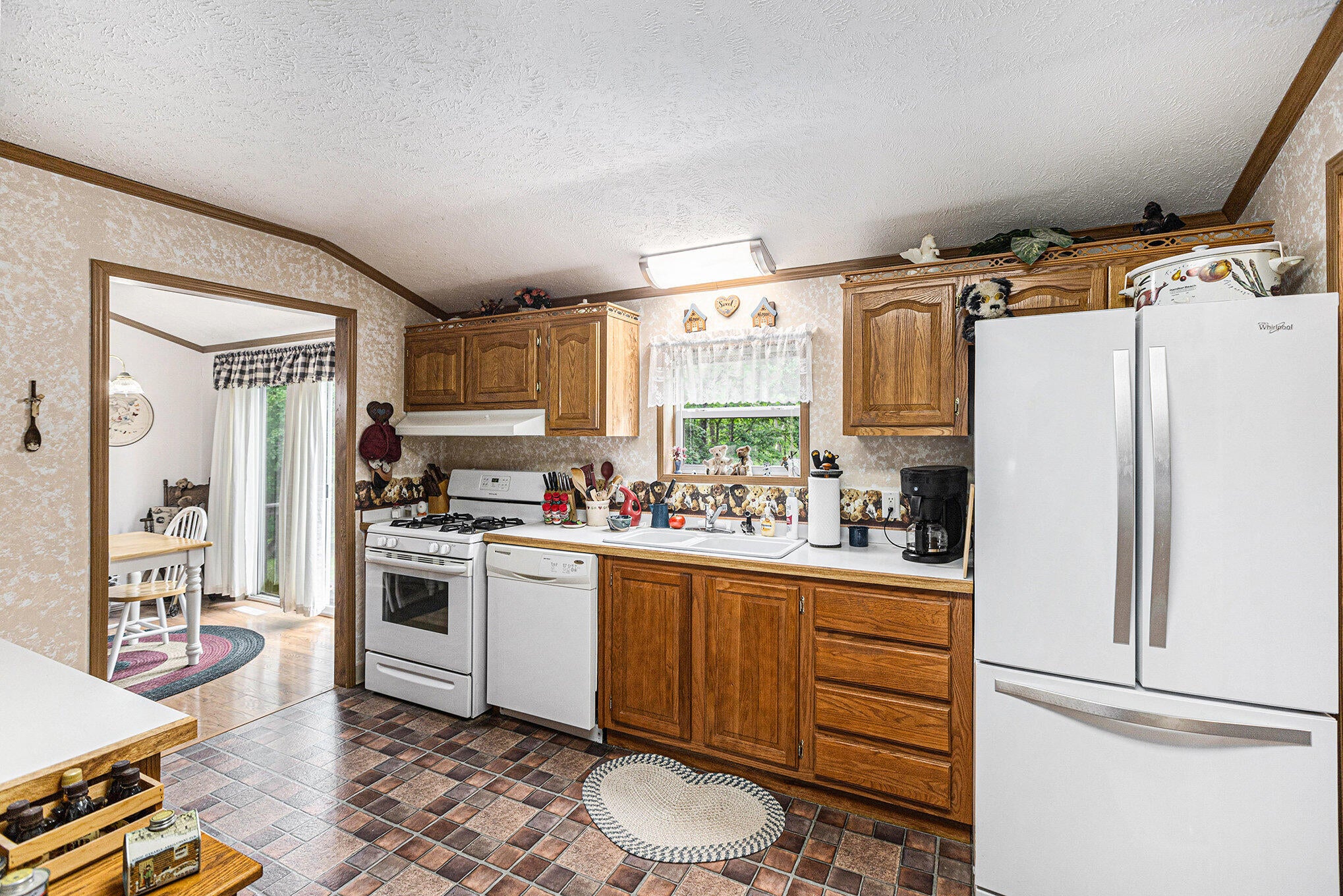 1185 Splendor Valley Road Johannesburg, MI 49751 - Photo 9 of 26 Kitchen