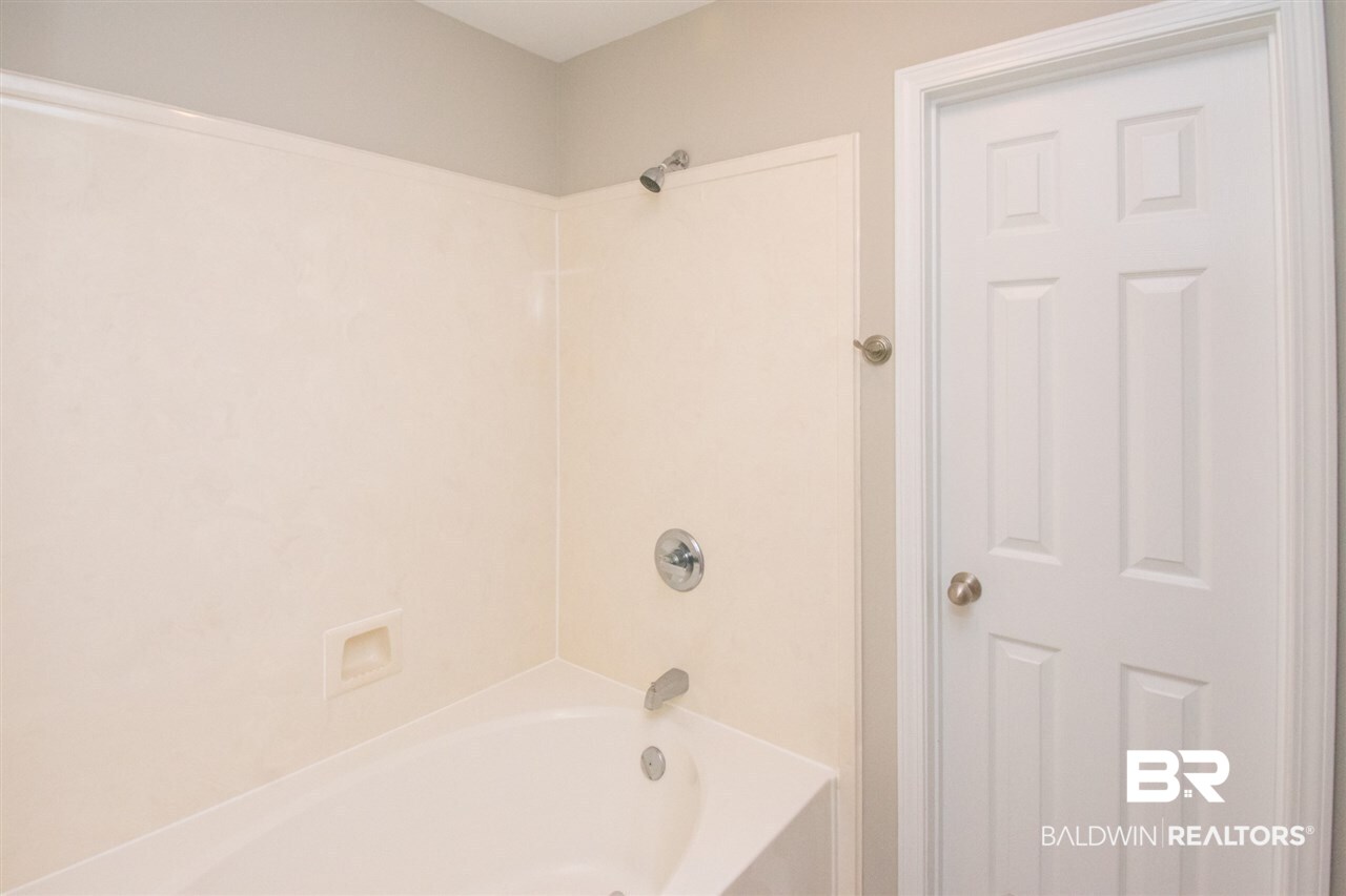 3220 Bloomington Drive Mobile, AL 36695 - Photo 10 of 27