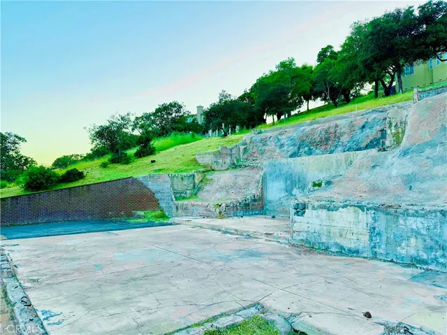 a view of a street view