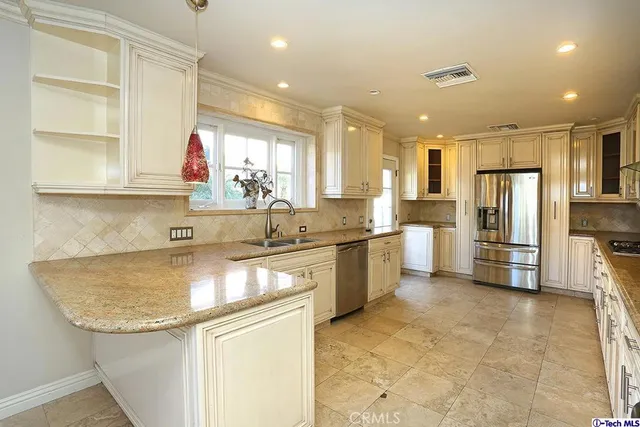 $7,900 | 430 North Bel Aire Drive, Burbank, CA 91501