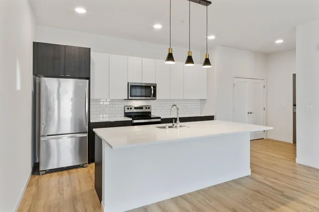 $1,765 | 5945 6th Avenue, Unit 116, Kenosha, WI 53140