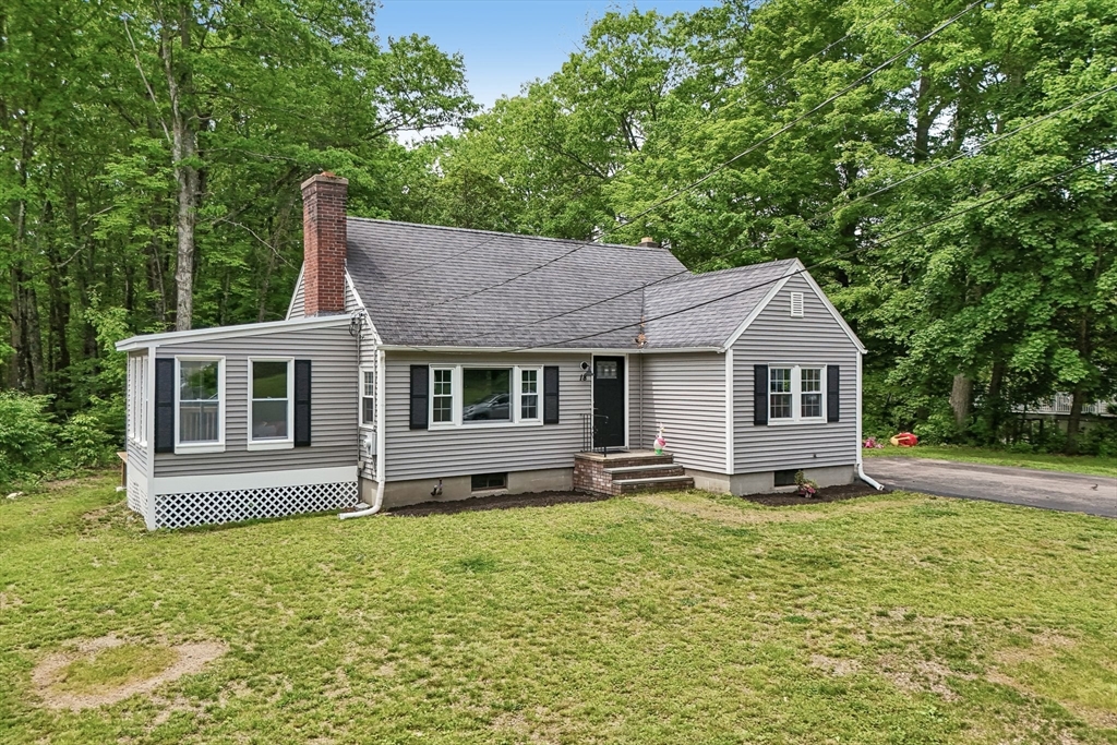 18 Carleton Road Leicester, MA 01542 - Photo 3 of 37