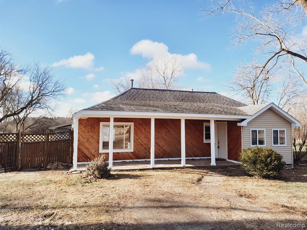 4098 East Carpenter Road Flint, MI 48506 - Photo 2 of 33