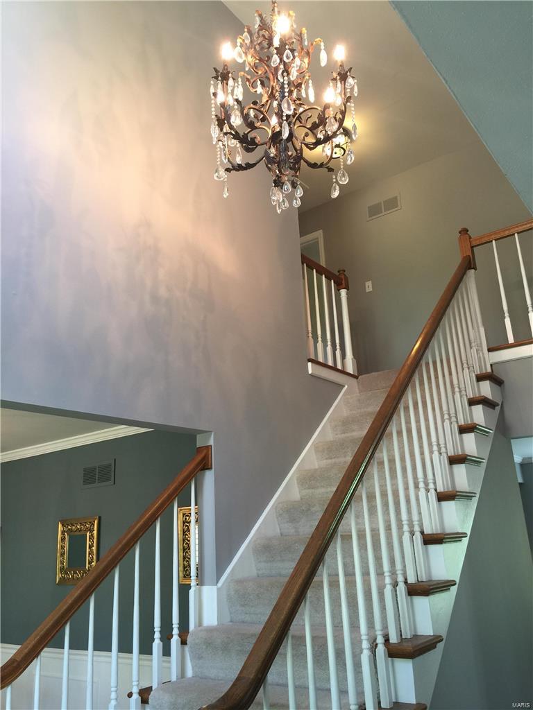 16200 Windfall Ridge Drive Chesterfield, MO 63005 - Photo 3 of 17 Gallery Image 3