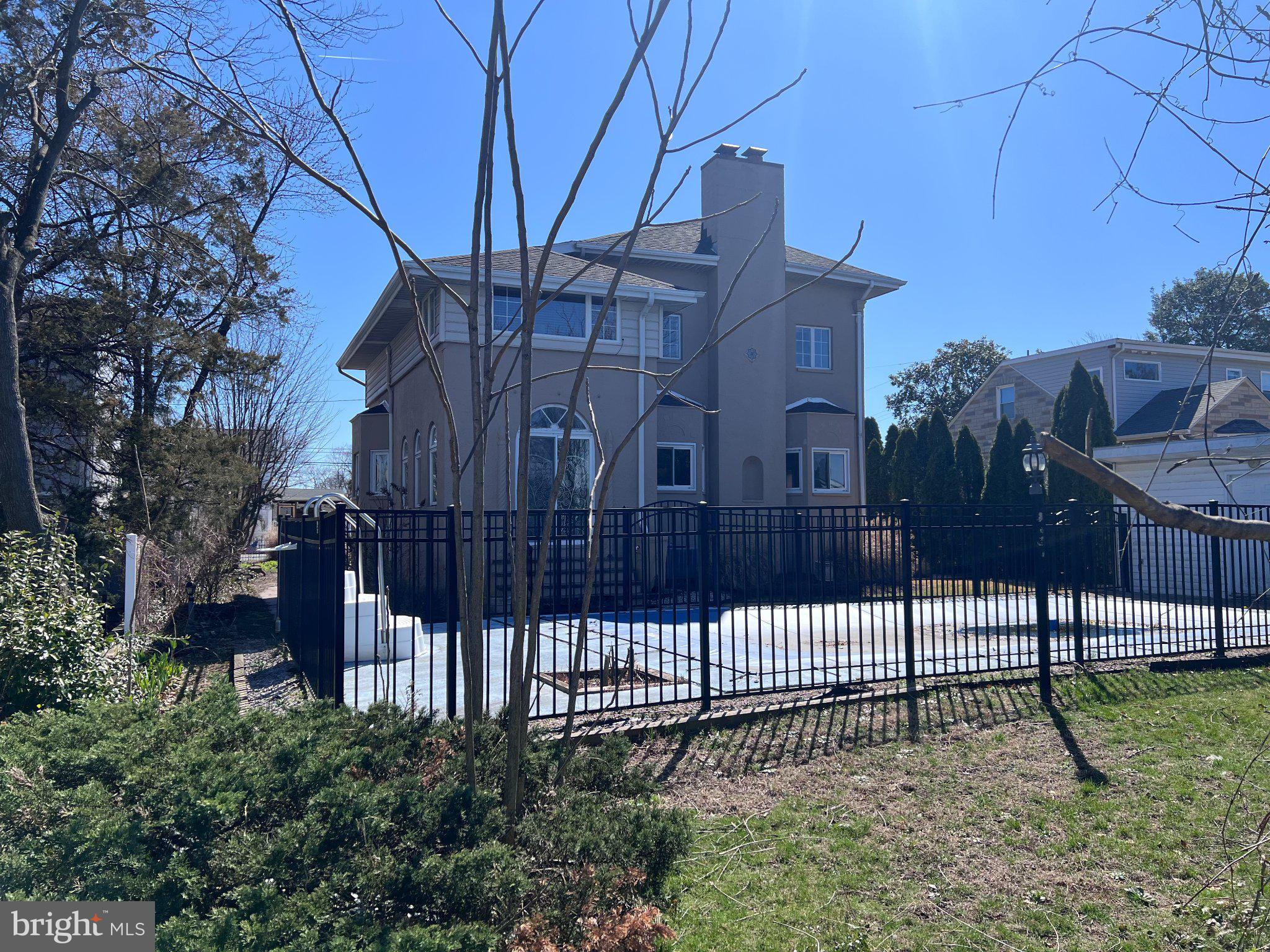 20 Granada Road Pasadena, MD 21122 - Photo 4 of 9 Charming home with a spacious yard.