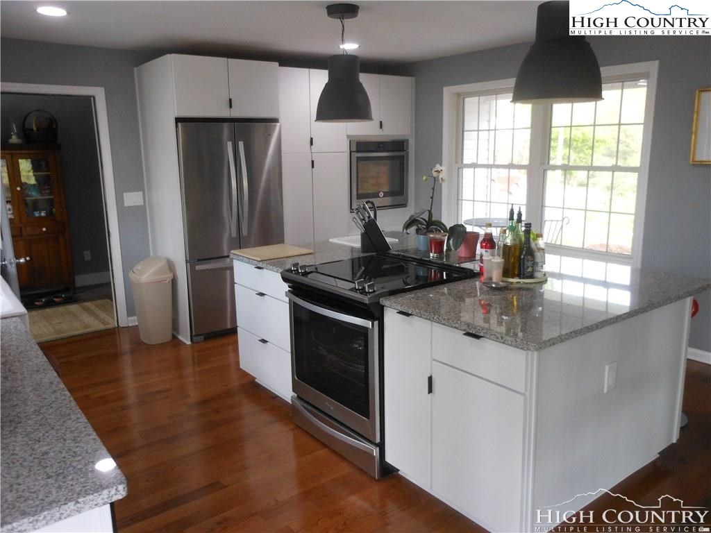 346 New River Heights Road Boone, NC 28607 - Photo 6 of 38 Gallery Image 6