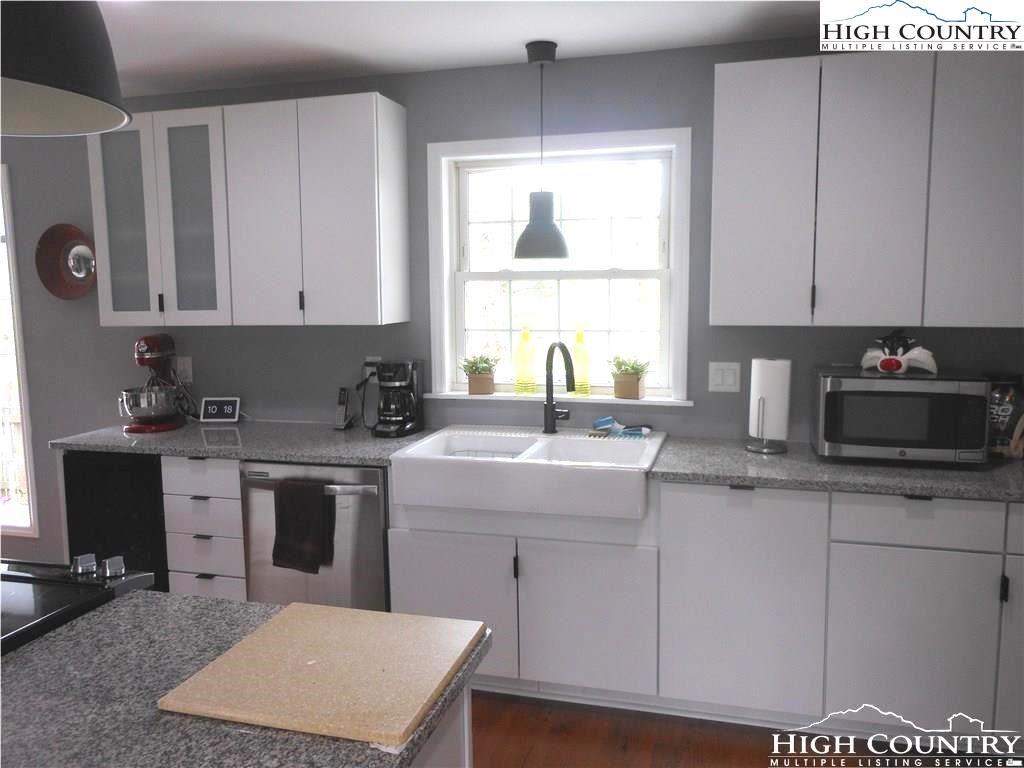 346 New River Heights Road Boone, NC 28607 - Photo 10 of 38 Gallery Image 10
