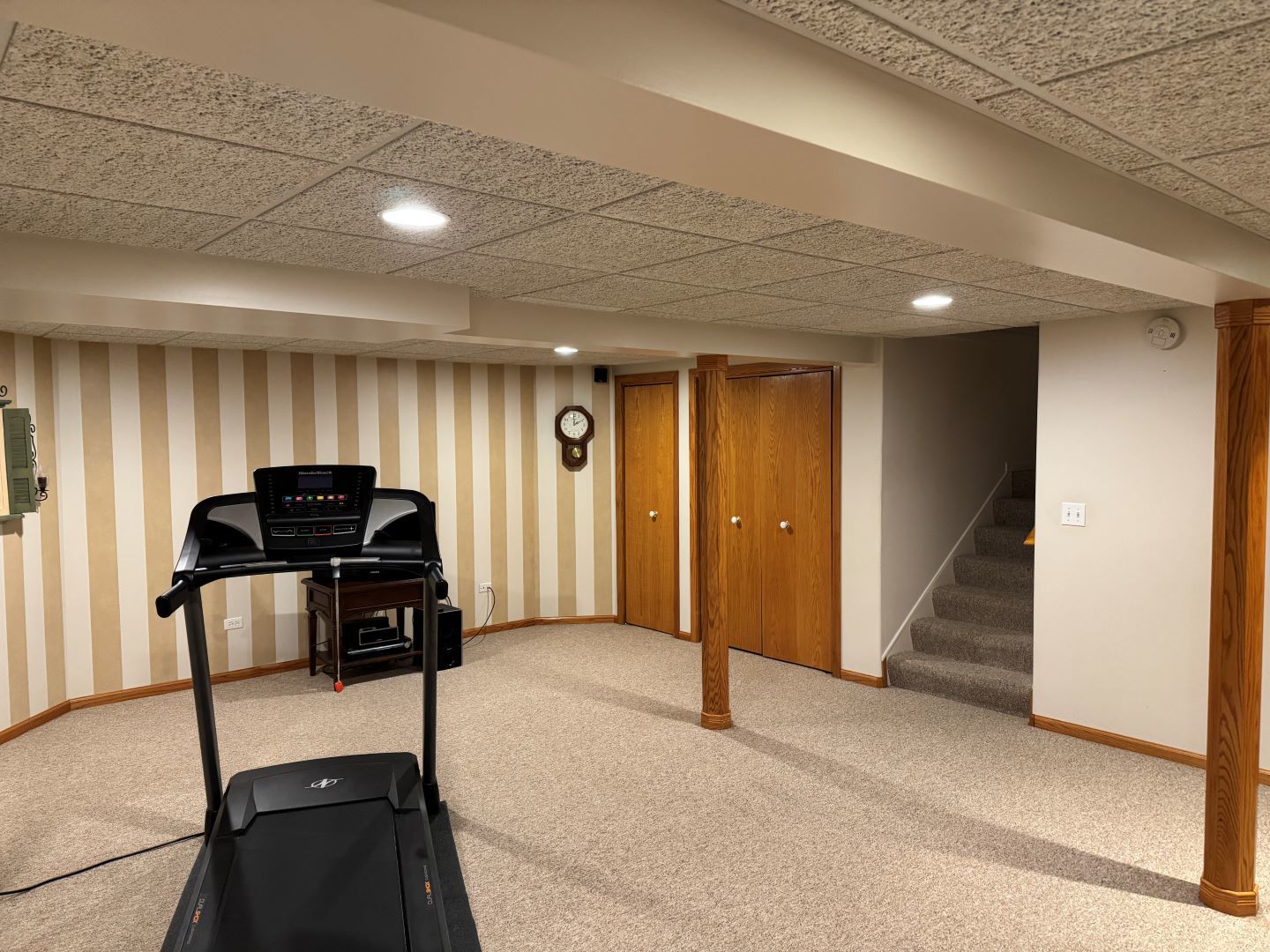 1397 O'Connell Circle New Lenox, IL 60451 - Photo 21 of 23 a bedroom with a bed and a closet